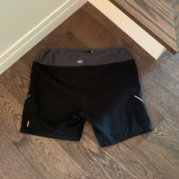 Lucy shorts black size small - Picture 2 of 4